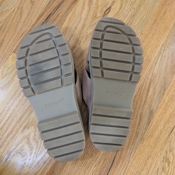 VIONIC Vesta Flatform Lug Sandal - Picture 6 of 6